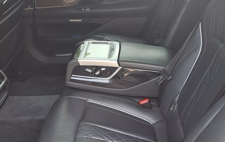 BMW 7 серия, 2017 год, 3 900 000 рублей, 14 фотография