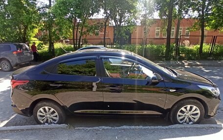 Hyundai Solaris II рестайлинг, 2021 год, 1 750 000 рублей, 2 фотография