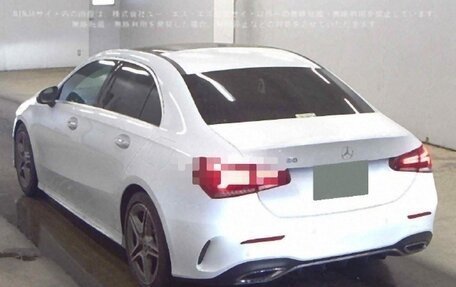 Mercedes-Benz A-Класс, 2019 год, 1 900 000 рублей, 4 фотография