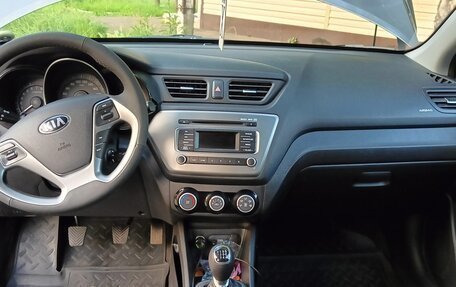 KIA Rio III рестайлинг, 2016 год, 990 000 рублей, 2 фотография