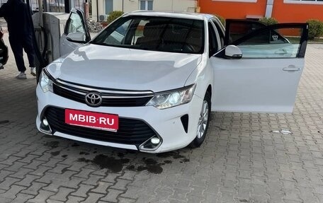 Toyota Camry, 2017 год, 1 650 000 рублей, 3 фотография