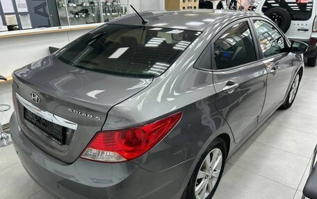 Hyundai Solaris II рестайлинг, 2011 год, 750 000 рублей, 4 фотография