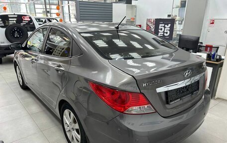 Hyundai Solaris II рестайлинг, 2011 год, 750 000 рублей, 5 фотография