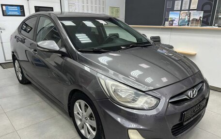 Hyundai Solaris II рестайлинг, 2011 год, 750 000 рублей, 3 фотография