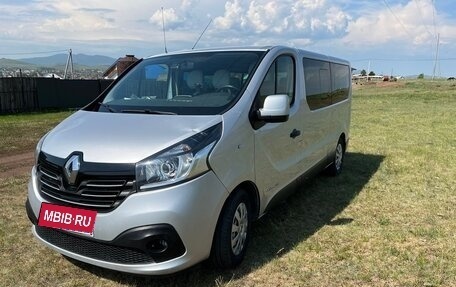 Renault Trafic, 2017 год, 2 250 000 рублей, 2 фотография