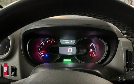 Renault Trafic, 2017 год, 2 250 000 рублей, 13 фотография