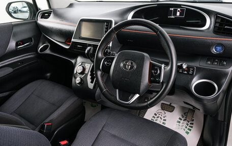 Toyota Sienta II, 2015 год, 1 399 000 рублей, 7 фотография