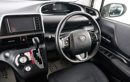 Toyota Sienta II, 2015 год, 1 399 000 рублей, 8 фотография
