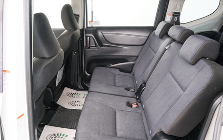 Toyota Sienta II, 2015 год, 1 399 000 рублей, 20 фотография