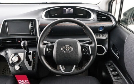 Toyota Sienta II, 2015 год, 1 399 000 рублей, 13 фотография