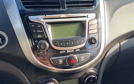 Hyundai Solaris II рестайлинг, 2011 год, 730 000 рублей, 10 фотография