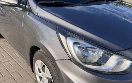 Hyundai Solaris II рестайлинг, 2011 год, 730 000 рублей, 15 фотография