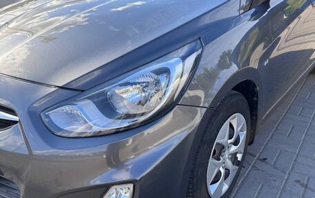 Hyundai Solaris II рестайлинг, 2011 год, 730 000 рублей, 16 фотография