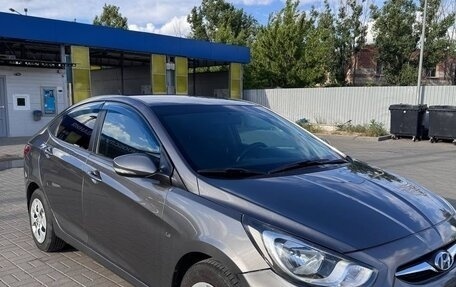 Hyundai Solaris II рестайлинг, 2011 год, 730 000 рублей, 20 фотография