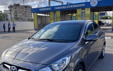 Hyundai Solaris II рестайлинг, 2011 год, 730 000 рублей, 21 фотография