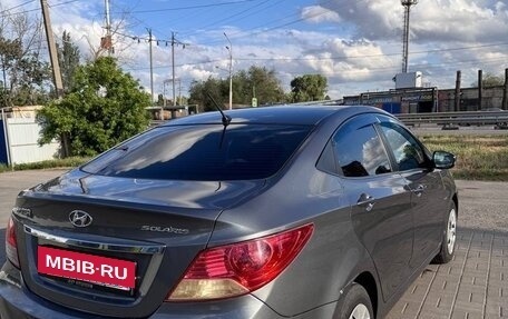 Hyundai Solaris II рестайлинг, 2011 год, 730 000 рублей, 22 фотография