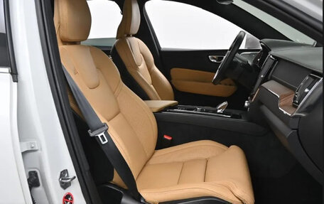 Volvo XC60 II, 2021 год, 4 190 000 рублей, 10 фотография
