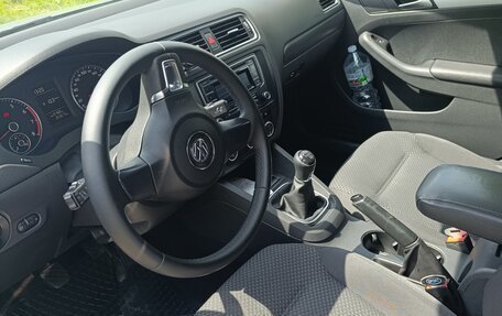 Volkswagen Jetta VI, 2013 год, 900 000 рублей, 6 фотография
