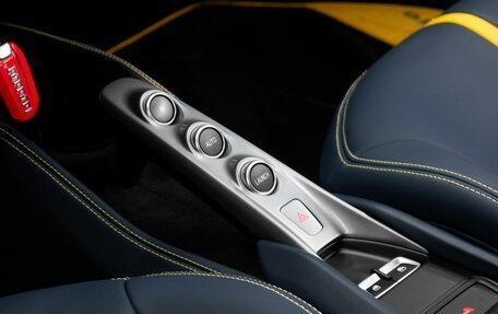 Ferrari F8, 2021 год, 24 000 000 рублей, 27 фотография