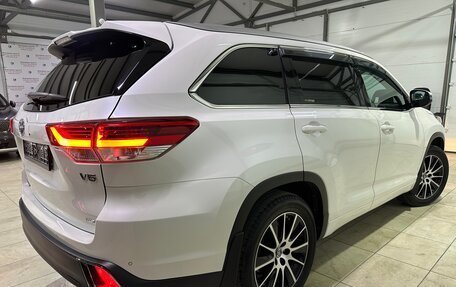 Toyota Highlander III, 2018 год, 3 850 000 рублей, 4 фотография