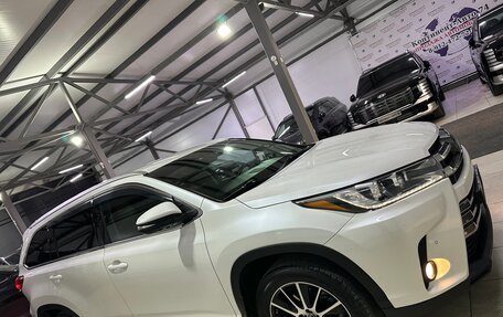 Toyota Highlander III, 2018 год, 3 850 000 рублей, 9 фотография