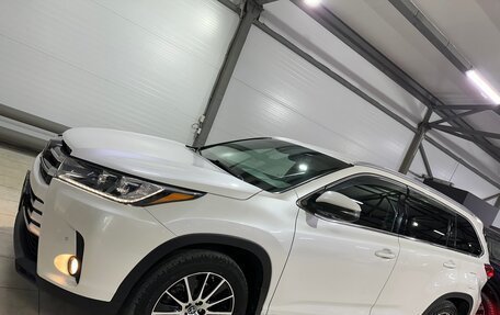 Toyota Highlander III, 2018 год, 3 850 000 рублей, 15 фотография