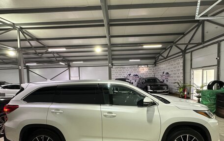 Toyota Highlander III, 2018 год, 3 850 000 рублей, 19 фотография