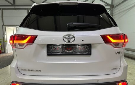 Toyota Highlander III, 2018 год, 3 850 000 рублей, 18 фотография