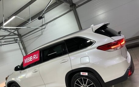 Toyota Highlander III, 2018 год, 3 850 000 рублей, 10 фотография