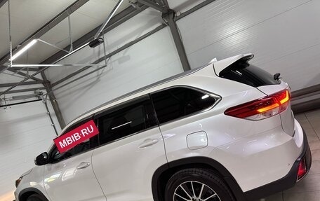Toyota Highlander III, 2018 год, 3 850 000 рублей, 14 фотография