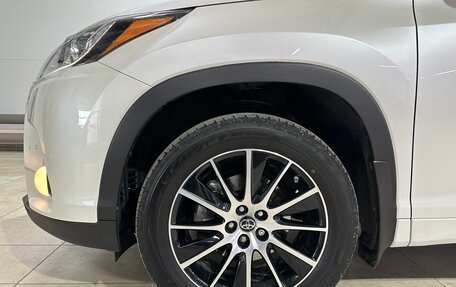 Toyota Highlander III, 2018 год, 3 850 000 рублей, 22 фотография