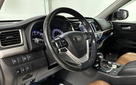 Toyota Highlander III, 2018 год, 3 850 000 рублей, 24 фотография