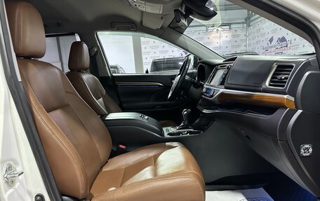 Toyota Highlander III, 2018 год, 3 850 000 рублей, 29 фотография