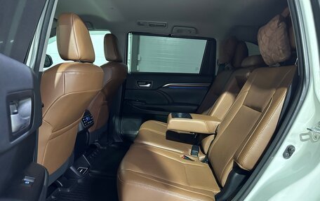 Toyota Highlander III, 2018 год, 3 850 000 рублей, 34 фотография
