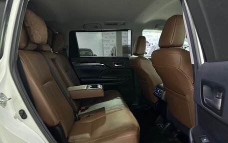 Toyota Highlander III, 2018 год, 3 850 000 рублей, 32 фотография
