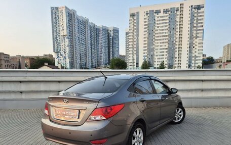 Hyundai Solaris II рестайлинг, 2011 год, 670 000 рублей, 2 фотография