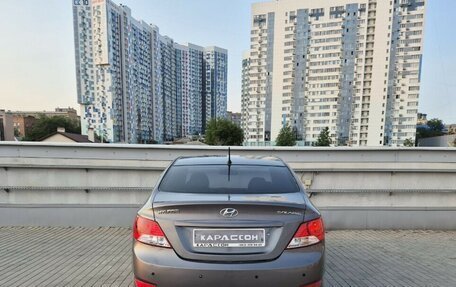 Hyundai Solaris II рестайлинг, 2011 год, 670 000 рублей, 4 фотография
