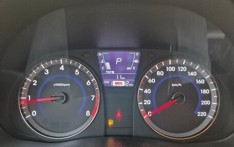 Hyundai Solaris II рестайлинг, 2011 год, 670 000 рублей, 11 фотография