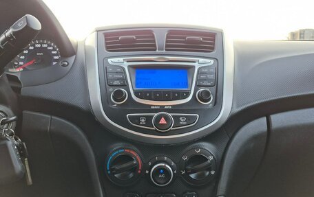 Hyundai Solaris II рестайлинг, 2011 год, 670 000 рублей, 12 фотография