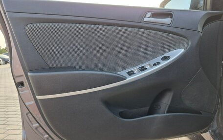 Hyundai Solaris II рестайлинг, 2011 год, 670 000 рублей, 14 фотография