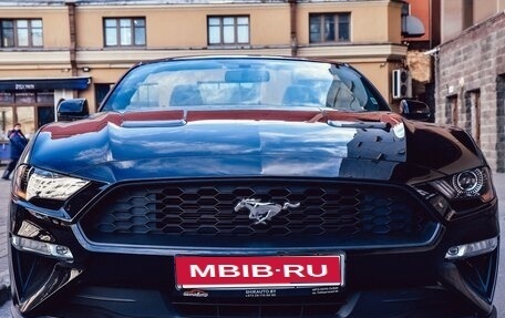 Ford Mustang VI рестайлинг, 2018 год, 3 490 000 рублей, 1 фотография