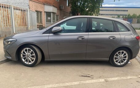 Mercedes-Benz B-Класс, 2020 год, 2 250 000 рублей, 3 фотография