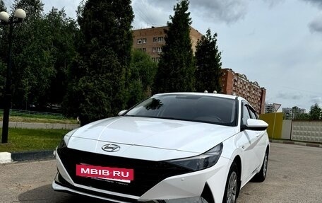 Hyundai Elantra, 2021 год, 1 650 000 рублей, 2 фотография