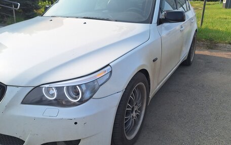 BMW 5 серия, 2004 год, 950 000 рублей, 2 фотография