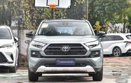 Toyota RAV4, 2025 год, 3 410 000 рублей, 2 фотография