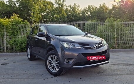 Toyota RAV4, 2013 год, 1 829 000 рублей, 2 фотография