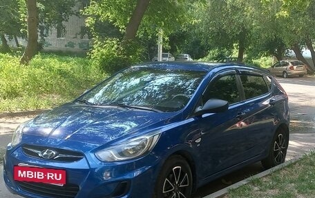 Hyundai Solaris II рестайлинг, 2012 год, 800 000 рублей, 8 фотография