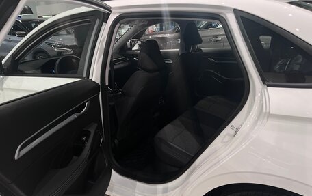 Geely Emgrand, 2024 год, 2 243 990 рублей, 9 фотография