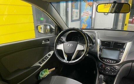Hyundai Solaris II рестайлинг, 2014 год, 595 000 рублей, 3 фотография