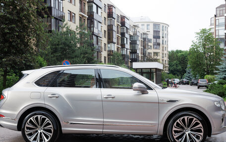 Bentley Bentayga I, 2022 год, 30 500 000 рублей, 2 фотография